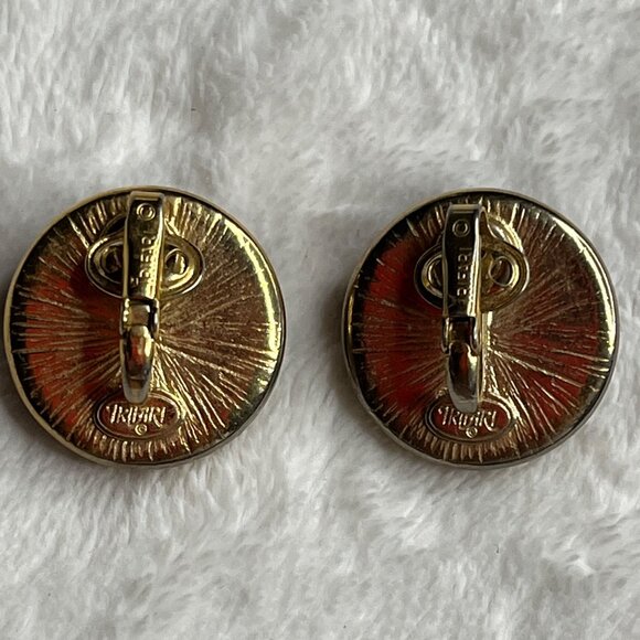 Trifari Purple & Gold Clip-On Earrings - Picture 4 of 4